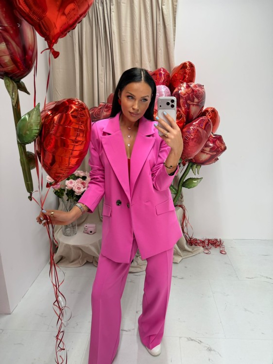 la milla spodnie fuksjowe, la milla spodnie w kant różowe, la milla eleganckie szerokie spodnie różowe, la milla garnitur różowy, la milla elegancki garnitur różowy, la milla spodnie materiałowe w kant, garnitur damski na wiosnę