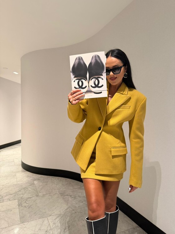 la milla wełniana spódniczka musztardowa, la milla spódniczka musztardowa, la milla wełniana spódniczka do marynarki, la milla garnitur musztardowy wełniany, elegancki garnitur la milla, komplet la milla na wiosnę, elegancki garnitur na wiosnę