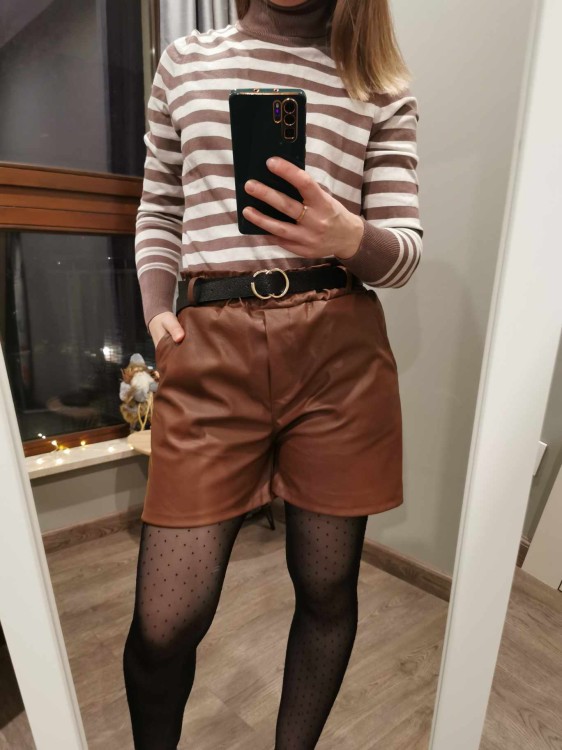 SZORTY EKOSKÓRA CZEKOLADA