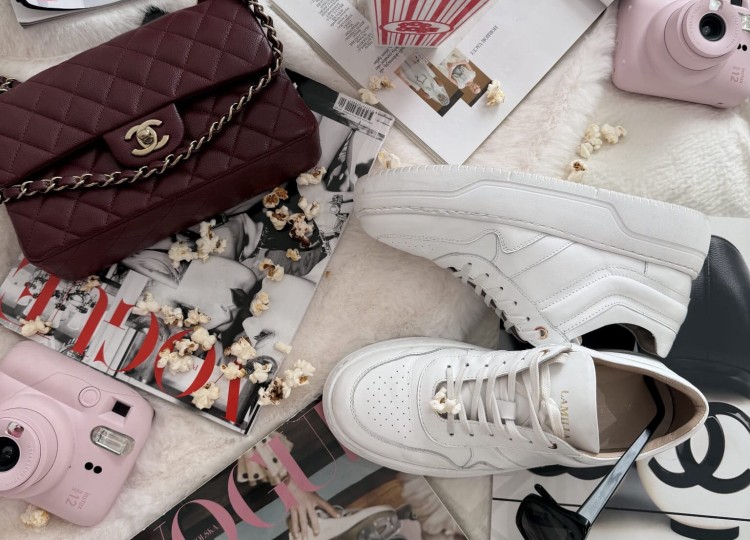 sneakersy la milla białe, białe sneakersy la milla na wiosnę, skórzane adidasy la mila białe, płaskie obuwie damskie, skórzane obuwie damskie na wiosnę, buty sportowe la milla białe, trampki la milla białe