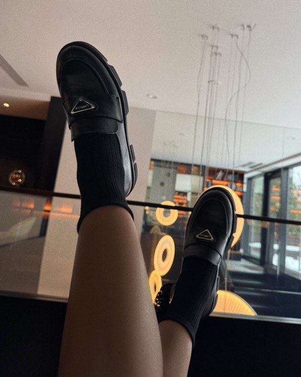 la milla czarne mokasyny na wiosnę, la milla czarne skórzane mokasyny do spodenek, skórzane mokasyny do wiosennych stylizacji, płaskie eleganckie buty damskie, la milla czarne skórzane loafers