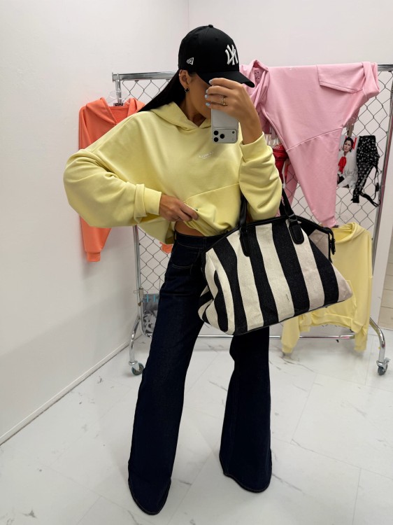 la milla bluza bananowa, la milla bluza dresowa żółta, la milla bluza z kapturem na wiosnę, bluza z kapturem oversize żółta, wygodna bawełniana bluza oversize z kapturem do wiosennych stylizacji, bluza z kapturem polska produkcja