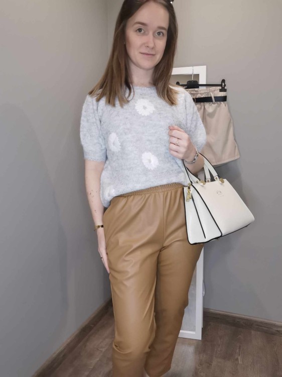 SPODNIE EKOSKÓRA KARMELOWE