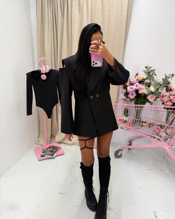 la milla marynarka z odkrytymi rękawami, la milla marynarka odkryte ramiona, la milla wycięcia na ramionach, la milla czarna marynarka, la milla marynarka czarna, la milla garnitur na komunię, la milla marynarka wiosna