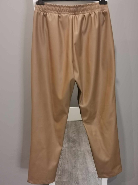 SPODNIE EKOSKÓRA KARMELOWE