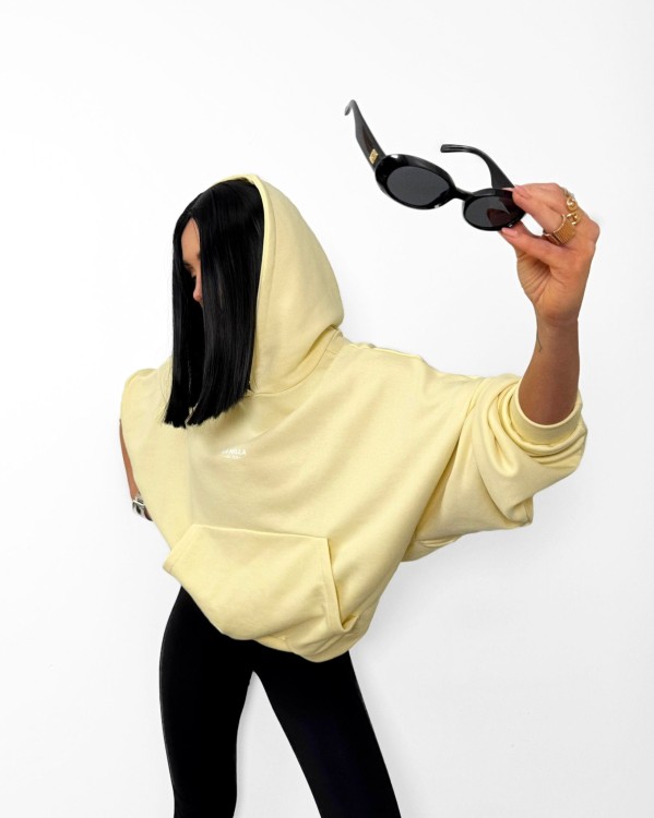 la milla bluza bananowa, la milla bluza dresowa żółta, la milla bluza z kapturem na wiosnę, bluza z kapturem oversize żółta, wygodna bawełniana bluza oversize z kapturem do wiosennych stylizacji, bluza z kapturem polska produkcja