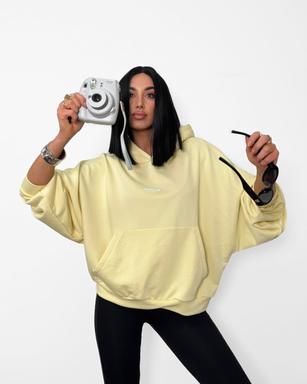 la milla bluza bananowa, la milla bluza dresowa żółta, la milla bluza z kapturem na wiosnę, bluza z kapturem oversize żółta, wygodna bawełniana bluza oversize z kapturem do wiosennych stylizacji, bluza z kapturem polska produkcja