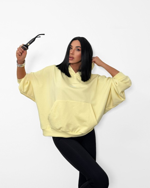 la milla bluza bananowa, la milla bluza dresowa żółta, la milla bluza z kapturem na wiosnę, bluza z kapturem oversize żółta, wygodna bawełniana bluza oversize z kapturem do wiosennych stylizacji, bluza z kapturem polska produkcja