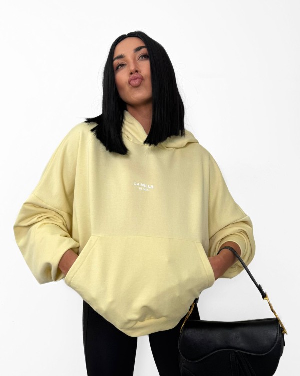la milla bluza bananowa, la milla bluza dresowa żółta, la milla bluza z kapturem na wiosnę, bluza z kapturem oversize żółta, wygodna bawełniana bluza oversize z kapturem do wiosennych stylizacji, bluza z kapturem polska produkcja