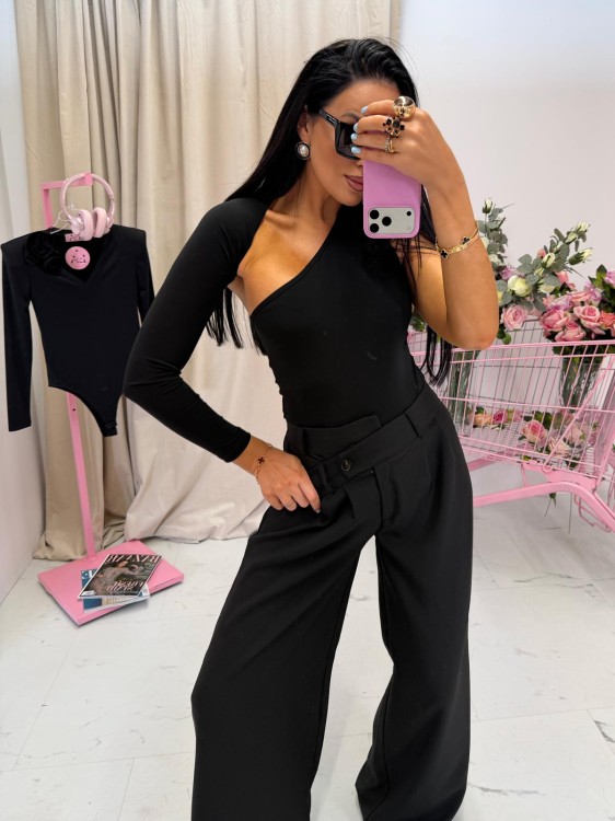 la milla body czarne z wycięciami, la milla body czarne z wyciętym rękawem, la milla seksowe czarne body, eleganckie czarne body la milla na wiosnę, la milla body na imprezę, la milla body czarne z jednym rękawem, la milla czarne body bez rękawa