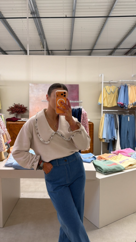 bluza Julka purpura, purpura bluza z kołnierzykiem, bluza vintage, bluza damska z kołnierzykiem, bluza damska na wiosnę, bluza damska do jeansów, bluza z kołnierzykiem beżowa, bluza damska purpura beżowa, bluza z kołnierzykiem purpura