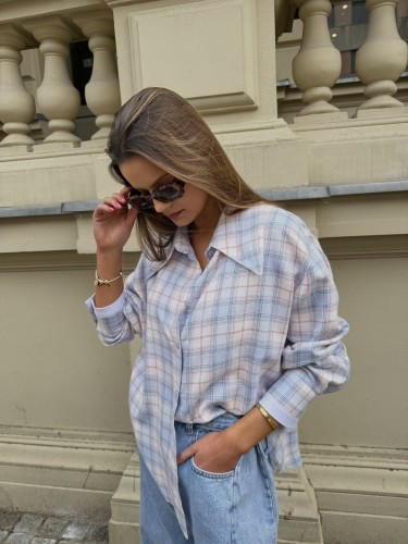 koszula w kratę błękitna purpura, koszula vintage, koszula damska w kratę, koszula damska na wiosnę, koszula flanelowa do jeansów, koszula bawełniana w kratkę, koszula damska purpura w kratę błękitna, koszula damska w kratkę błękitna polska produkcja