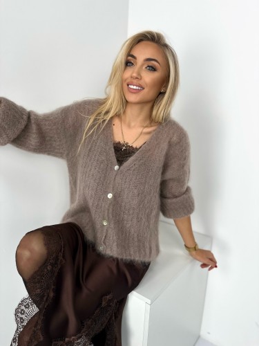 kardigan moherowy fango, kardigan kid moher fango, kardigan kid moher na wiosnę, kardigan kid moher zapinany na guziki, puszysty kardigan moherowy fango, elegancki kardigan moherowy na sukienkę