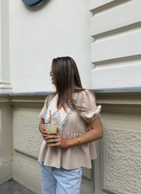 purpura koszula z kołnierzykiem beżowa, purpura bluzka z kołnierzykiem do wiosennych stylizacji, purpura koszula z kołnierzykiem beżowa, purpura koszula z kołnierzykiem do spodni wiskozowych, bawełniana bluzka z kołnierzykiem na lato