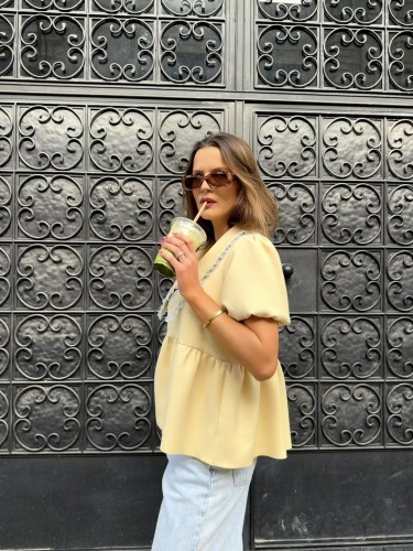 purpura koszula z kołnierzykiem żółta, purpura bluzka z kołnierzykiem do wiosennych stylizacji, purpura koszula z kołnierzykiem cytrynowa, purpura koszula z kołnierzykiem do spodni wiskozowych, bawełniana bluzka z kołnierzykiem na lato