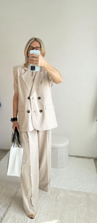 la milla spodnie beżowe w paski, la milla spodnie beżowe w kant, la milla spodnie szerokie w kant, la milla spodnie szeroka nogawka, la milla spodnie eleganckie, la milla spodnie prosta nogawka, eleganckie spodnie la milla, la milla garnitur beżowy