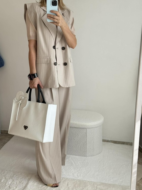 la milla spodnie beżowe w paski, la milla spodnie beżowe w kant, la milla spodnie szerokie w kant, la milla spodnie szeroka nogawka, la milla spodnie eleganckie, la milla spodnie prosta nogawka, eleganckie spodnie la milla, la milla garnitur beżowy