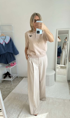 la milla bluzka polo beżowa, la milla beżowa bluzka z krótkim rękawem na wiosnę, la milla bluzka polo beżowa na wiosnę do jeansów, la milla beżowa bluzka polo do garnituru la milla, wiosenne stylizacje la milla