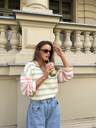 bluza Lusia purpura, purpura bluza Lusia w paski, bluza vintage, purpura bluza damska polo, bluza damska na wiosnę, bluza damska do jeansów, purpura bluza w zielone pasy,  bluza damska purpura, bluza z kołnierzykiem purpura