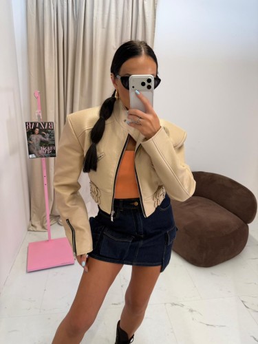 la milla kurtka skórzana mashko beżowa, la milla krótka kurtka skórzana, la milla kurtka beżowa z paskami, la milla ramoneska skórzana beżowa, skórzana ramoneska na wiosnę, la milla kurtka skóra, la milla kurtka skórzana do jeansów na wiosnę