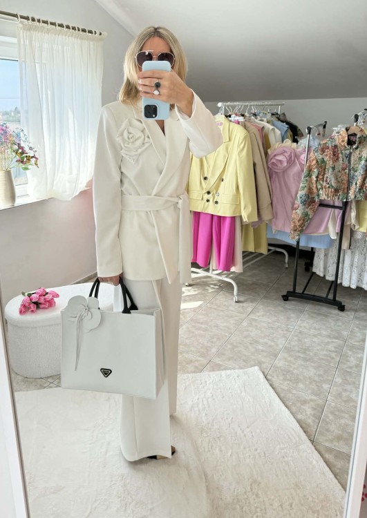 la milla marynarka damska biała, la milla marynarka z różą biała, marynarka oversize, la milla marynarka biała na chrzciny, la milla marynarka biała na komunię, la milla biała marynarka na wiosnę, la milla elegancka marynarka damska