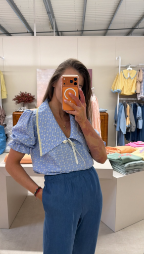 purpura koszula niebieska kratka, purpura bluzka z kołnierzykiem w haftowane kwiaty, koszula vintage, koszula damska z kołnierzykiem, koszula z kołnierzykiem na wiosnę, koszula damska do jeansów, purpura koszula z kołnierzykiem vintage