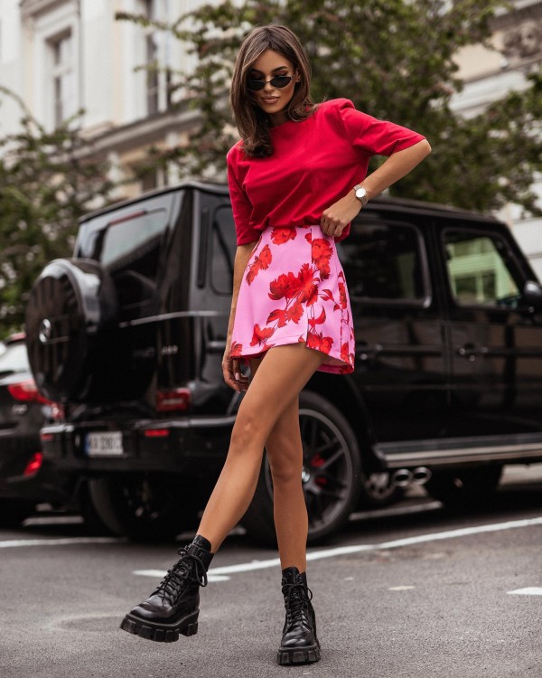 la milla spódnico-spodenki różowe w czerwone kwiaty, la milla spodenki różowe w czerwone kwiaty, la milla eleganckie szorty różowe w czerwone kwiaty na komunię, la milla różowe spódnico-spodenki w czerwone kwiaty na chrzciny