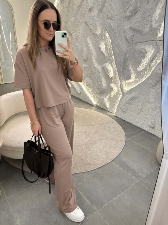 komplet z modalu na wiosnę, komplet modalowy damski, komplet modal plus size, wygodny komplet damski z modalu na wiosnę w kolorze beżowym, komplet homewear, komplet modal beżowy na wiosnę