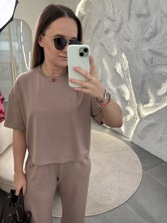 komplet z modalu na wiosnę, komplet modalowy damski, komplet modal plus size, wygodny komplet damski z modalu na wiosnę w kolorze beżowym, komplet homewear, komplet modal beżowy na wiosnę