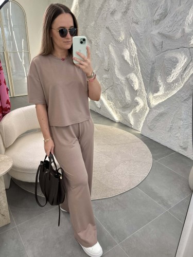 komplet z modalu na wiosnę, komplet modalowy damski, komplet modal plus size, wygodny komplet damski z modalu na wiosnę w kolorze beżowym, komplet homewear, komplet modal beżowy na wiosnę