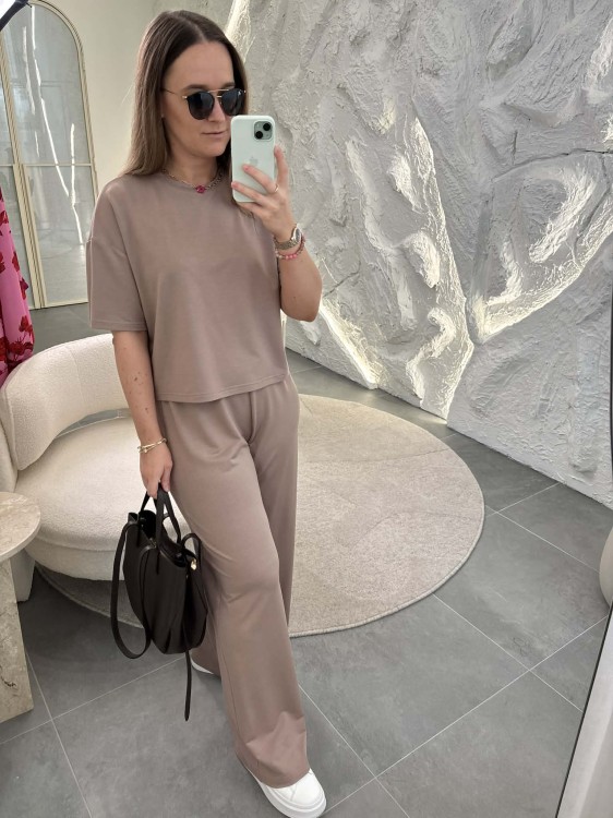 komplet z modalu na wiosnę, komplet modalowy damski, komplet modal plus size, wygodny komplet damski z modalu na wiosnę w kolorze beżowym, komplet homewear, komplet modal beżowy na wiosnę