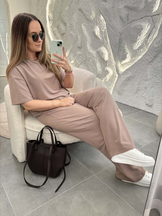 komplet z modalu na wiosnę, komplet modalowy damski, komplet modal plus size, wygodny komplet damski z modalu na wiosnę w kolorze beżowym, komplet homewear, komplet modal beżowy na wiosnę