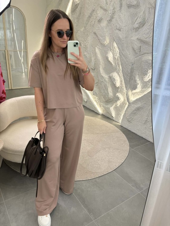 komplet z modalu na wiosnę, komplet modalowy damski, komplet modal plus size, wygodny komplet damski z modalu na wiosnę w kolorze beżowym, komplet homewear, komplet modal beżowy na wiosnę