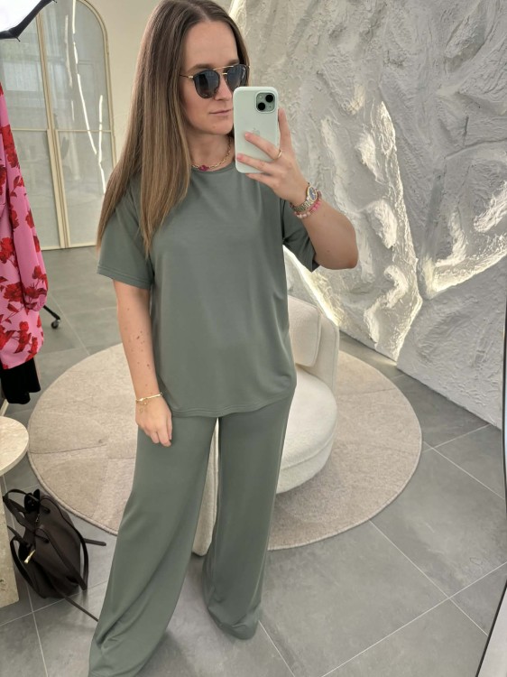 komplet z modalu na wiosnę, komplet modalowy damski, komplet modal plus size, wygodny komplet damski z modalu na wiosnę khaki, komplet homewear, komplet modal khaki na wiosnę