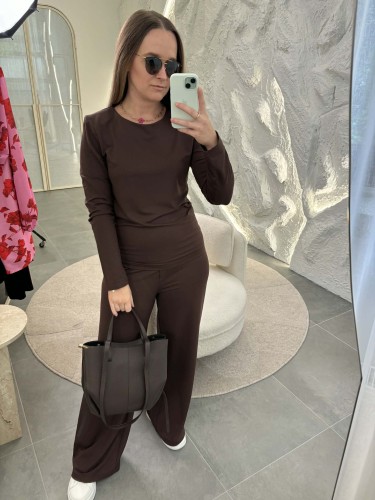 komplet z modalu na wiosnę, komplet modalowy damski, komplet modal plus size, wygodny komplet damski z modalu na wiosnę w kolorze czekoladowym, komplet homewear, komplet modal czekoladowy na wiosnę, komplet modal bluzka z długim rękawem