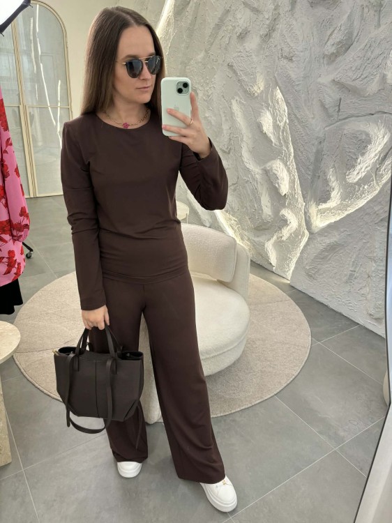 komplet z modalu na wiosnę, komplet modalowy damski, komplet modal plus size, wygodny komplet damski z modalu na wiosnę w kolorze czekoladowym, komplet homewear, komplet modal czekoladowy na wiosnę, komplet modal bluzka z długim rękawem