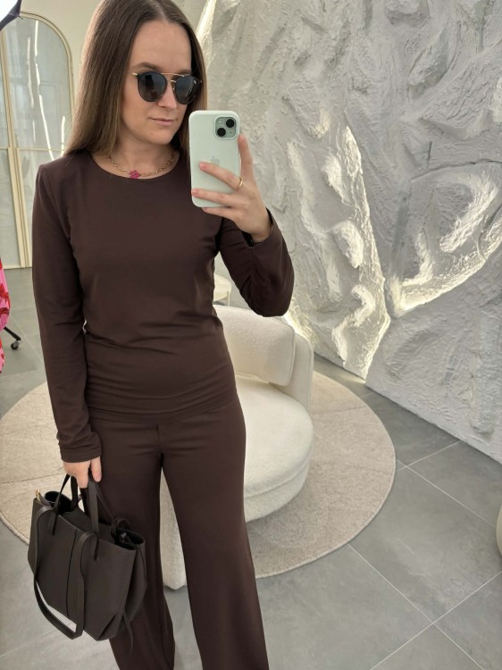 komplet z modalu na wiosnę, komplet modalowy damski, komplet modal plus size, wygodny komplet damski z modalu na wiosnę w kolorze czekoladowym, komplet homewear, komplet modal czekoladowy na wiosnę, komplet modal bluzka z długim rękawem