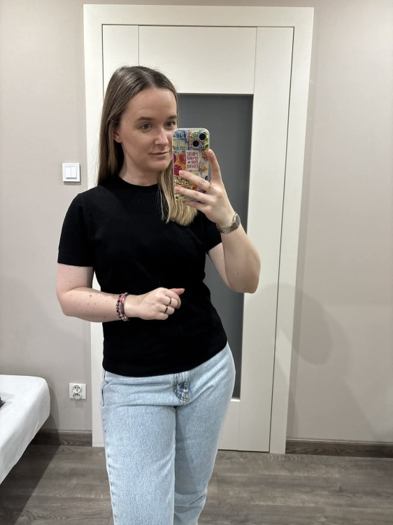 sweter wełna merino czarny, sweter z krótkim rękawem z wełny merino czarny, sweter wełna merino czarny na wiosnę, miękki sweter wełniany na wiosnę, sweter merino krótki rękaw czarny na wiosnę