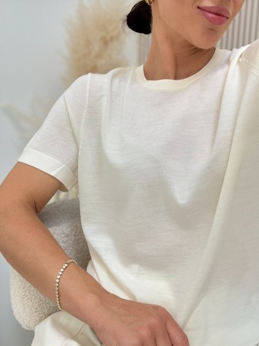 sweter wełna merino śmietankowy, sweter z krótkim rękawem z wełny merino śmietankowy, sweter wełna merino śmietankowy na wiosnę, miękki sweter wełniany na wiosnę, sweter merino krótki rękaw śmietankowy na wiosnę