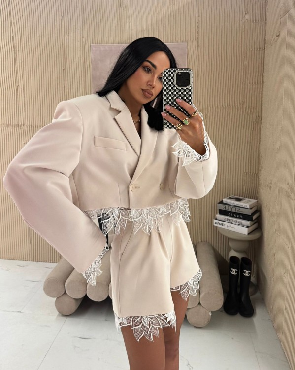 la milla marynarka beżowa z gipiurą, la milla beżowa marynarka z gipiurą, la milla krótka marynarka z gipiurą beżowa, la milla marynarka beżowa z koronką, la milla elegancki komplet na komunię, la milla elegancki komplet na chrzciny