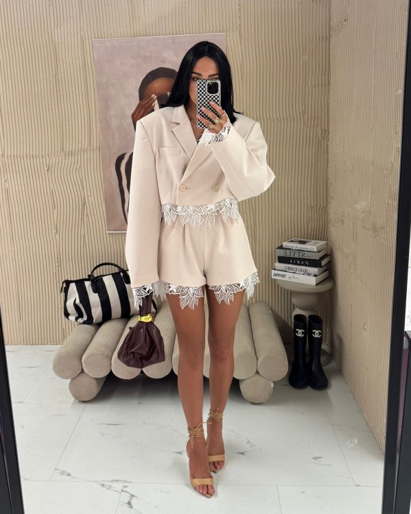 la milla spodenki beżowe z gipiurą, la milla beżowe spodenki motylki z gipiurą, la milla beżowe spodenki z zakładkami, la milla spodenki motylki z koronką, la milla elegancki komplet na komunię, la milla elegancki komplet na chrzciny