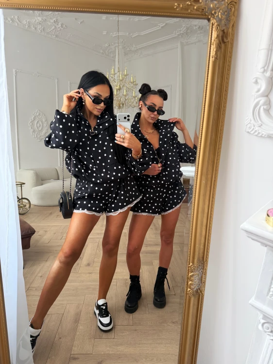 la milla spodenki motylki czarne w grochy, la milla szorty motylki czarne w grochy, la milla szorty z zakładkami czarne w grochy, la milla spodenki z zakładkami czarne groszki, spodenki na wiosnę la milla, eleganckie spodenki czarne, spodenki na wiosnę