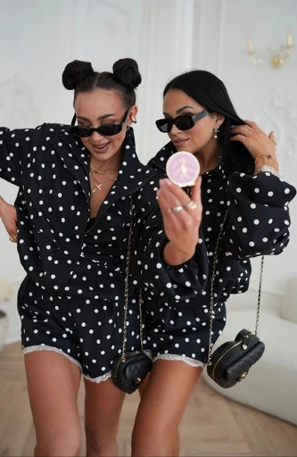 la milla spodenki motylki czarne w grochy, la milla szorty motylki czarne w grochy, la milla szorty z zakładkami czarne w grochy, la milla spodenki z zakładkami czarne groszki, spodenki na wiosnę la milla, eleganckie spodenki czarne, spodenki na wiosnę