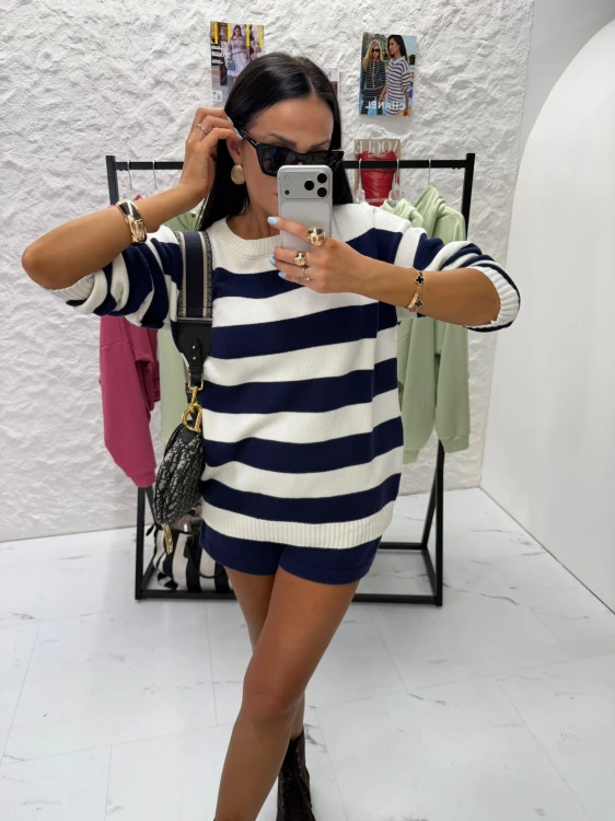 la milla komplet dzianinowy granatowy w paski, la milla komplet granatowy w paski, la milla komplet sweterkowy w granatowy pasy  sweter i spodenki, la milla komplet dzianinowy w pasy na wiosnę, la milla komplet sweterkowy na wiosnę