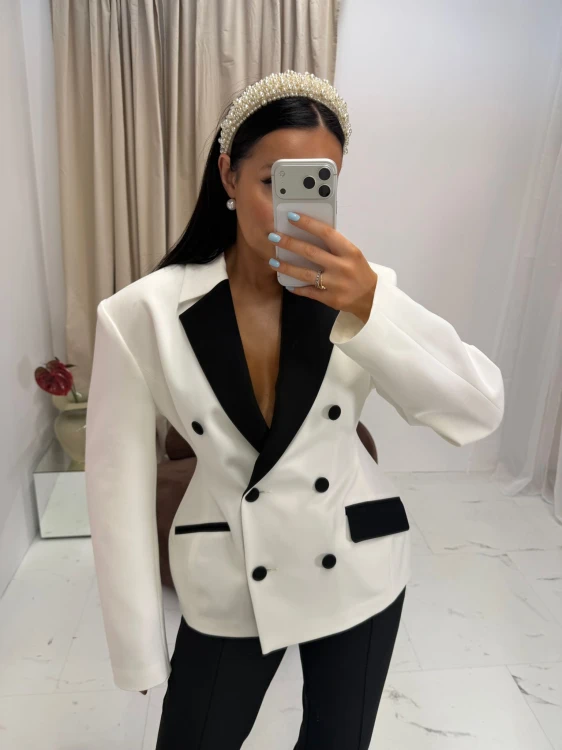 la milla marynarka biało-czarna kim, la milla elegancka marynarka, la milla elegancka marynarka biała z czarnymi kieszeniami, la milla elegancka biała marynarka na komunię, la milla biała marynarka na chrzciny