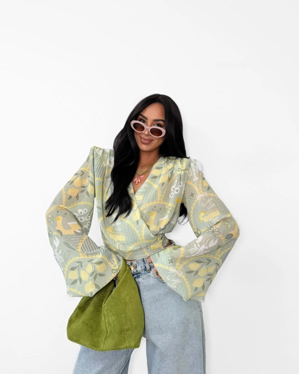 la milla wiązana koszula khaki na lato, koszula  na randkę la milla, la milla bluzka wiązana zielona, la milla zielona bluzka z szerokimi rękawami, la milla bluzka zielona na wiosnę, la milla wiskozowa koszula wiązana oliwka do jeansów