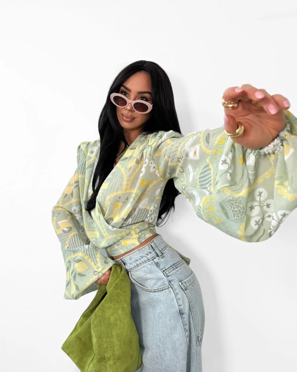 la milla wiązana koszula khaki na lato, koszula  na randkę la milla, la milla bluzka wiązana zielona, la milla zielona bluzka z szerokimi rękawami, la milla bluzka zielona na wiosnę, la milla wiskozowa koszula wiązana oliwka do jeansów