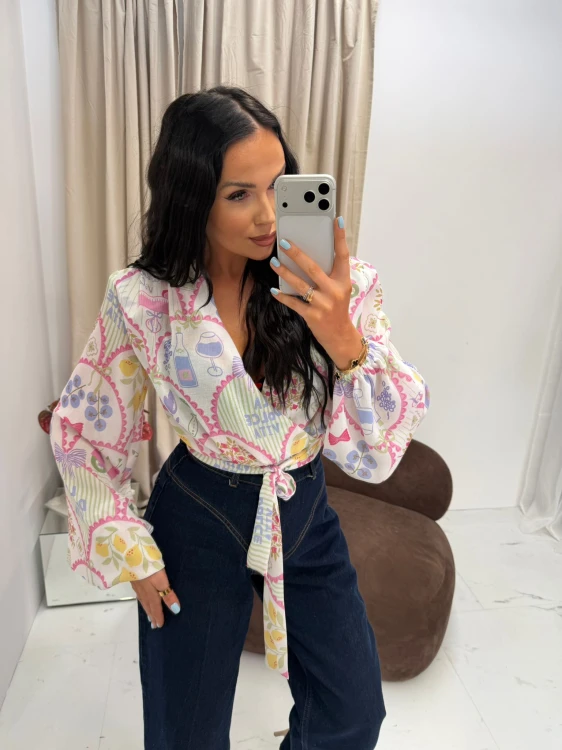 la milla wiązana koszula śmietana na lato, koszula na randkę la milla, la milla bluzka wiązana kremowa, la milla kremowa bluzka z szerokimi rękawami, la milla bluzka śmietankowa na wiosnę, la milla wiskozowa koszula wiązana la dolce vita do jeansów