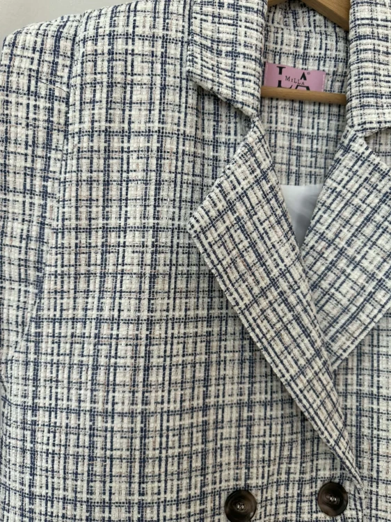 la milla kamizelka granatowa, dłuższa kamizelka granat, wiosenne stylizacje, kamizelka granatowa do jeansów, kamizelka granatowa do spodenek, la milla kamizelka oversize, la milla kamizelka garnitur, la milla kamizelka na komunię