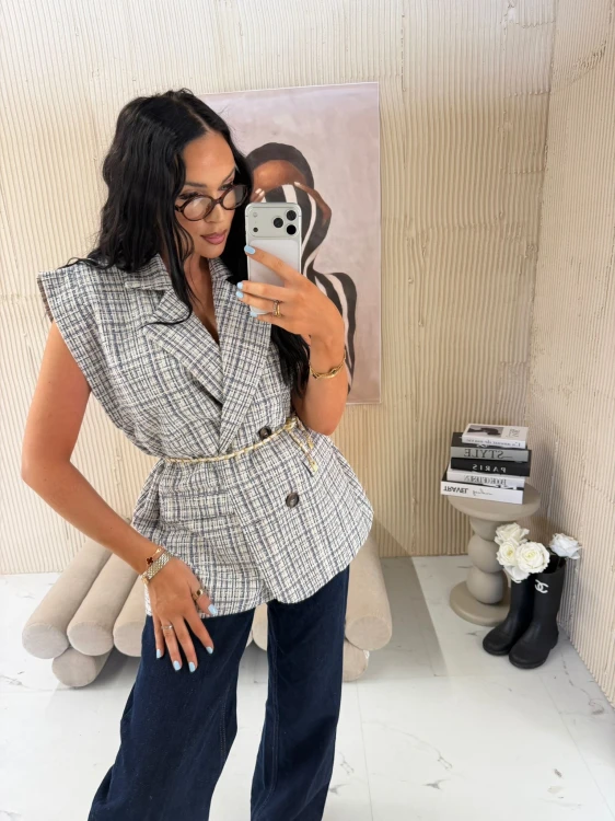 la milla kamizelka granatowa, dłuższa kamizelka granat, wiosenne stylizacje, kamizelka granatowa do jeansów, kamizelka granatowa do spodenek, la milla kamizelka oversize, la milla kamizelka garnitur, la milla kamizelka na komunię